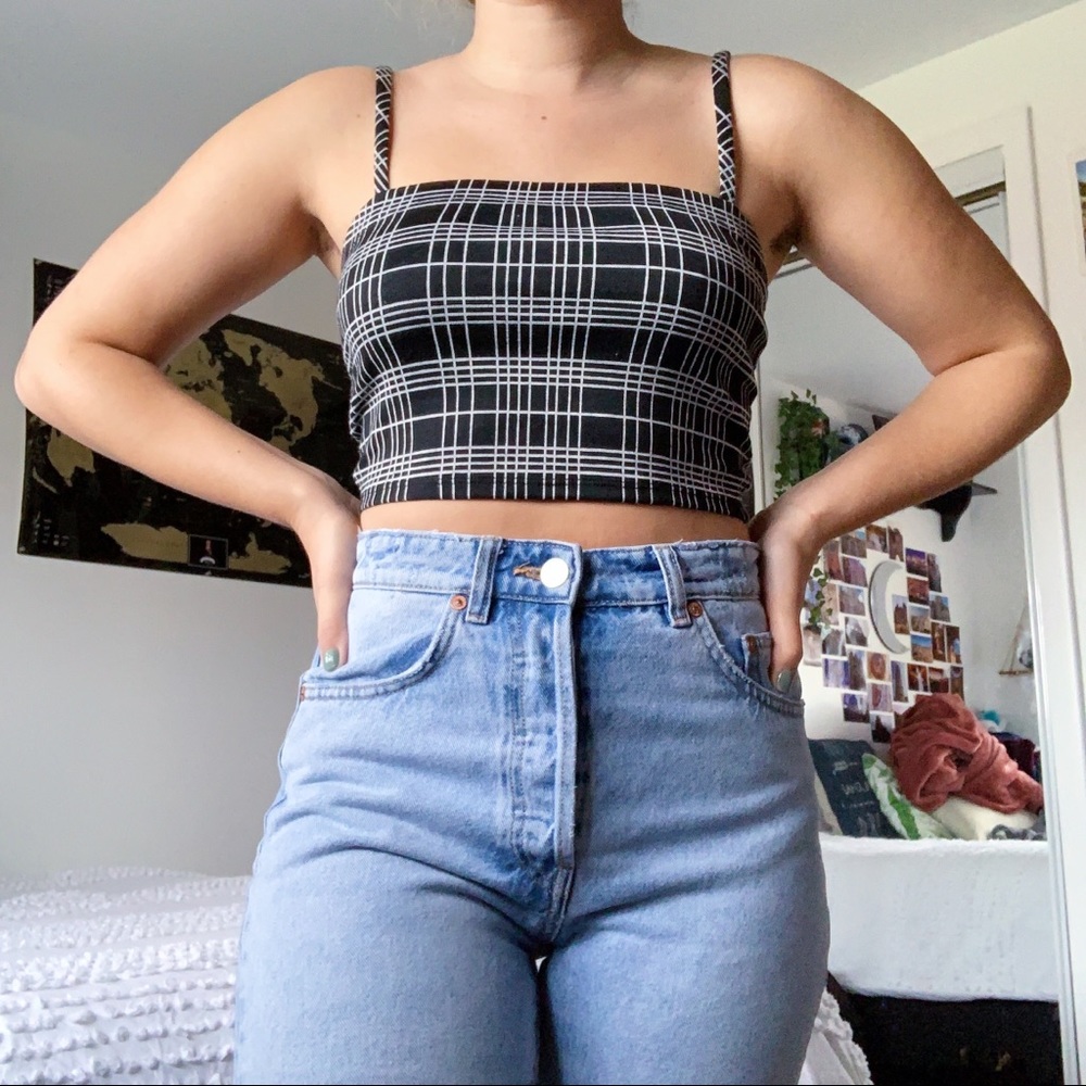 cropped tank top
